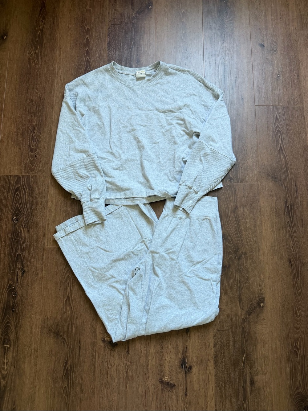 aerie Light Gray Women’s Long-Sleeve Pajama Set